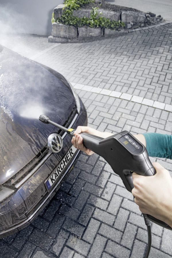 Lavado de coche con una hidrolimpiadora Kärcher